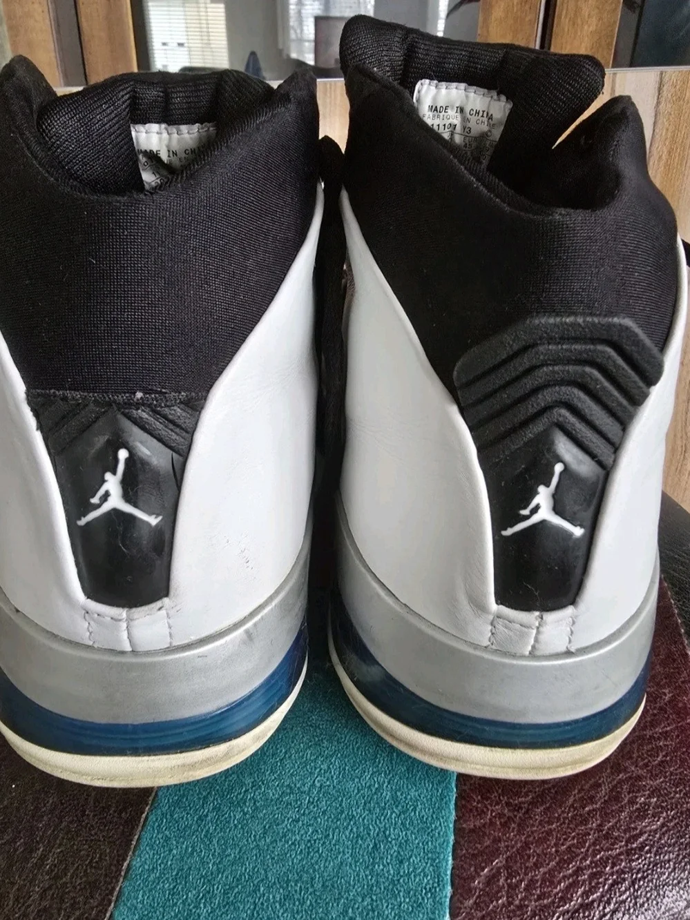 Y2k Air Jordan Men’s High-Top Basketball Sneakers in White and Black 2002
